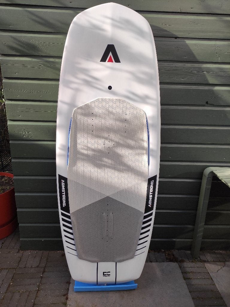 Armstrong Wing FG board - 105L, Ophalen, Zo goed als nieuw, Wingsurf-board