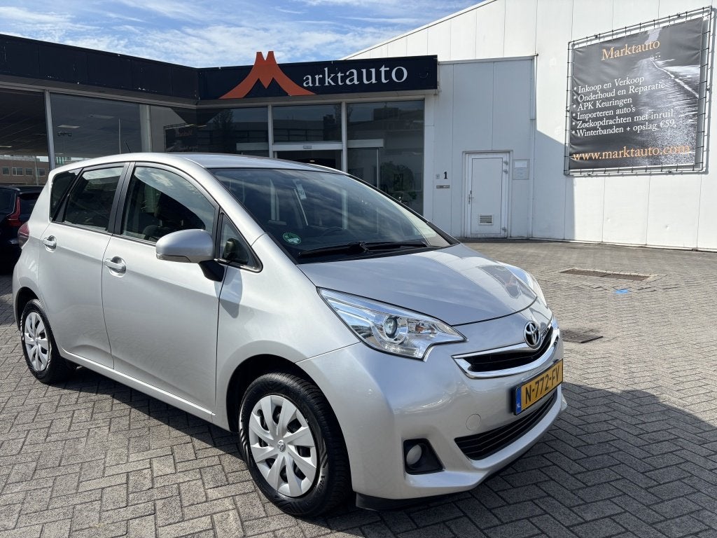 Toyota Verso-S 1.3 VVT-i Aspiration Navi Camera Cruise, Voorwielaandrijving, Euro 5, Stof, Gebruikt