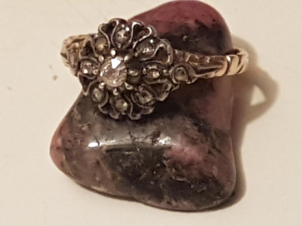 ring Antiek geelgoud zilver diamantjes, Ophalen of Verzenden, Zo goed als nieuw, 17 tot 18, Met edelsteen