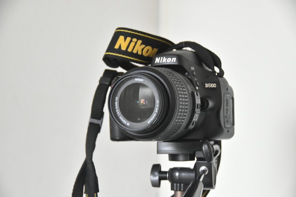 Nikon D5100 met Nikon VR lens18-55mm en accessoire., Spiegelreflex, Ophalen of Verzenden, Zo goed als nieuw, 4 t/m 7 keer