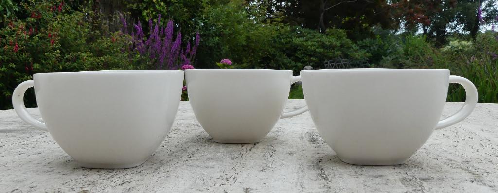 Villeroy & Boch Wit Roomstel + Koppen + Wave Dipschaaltjes, Ophalen of Verzenden, Nieuw, Porselein, Kop(pen) en/of Schotel(s)
