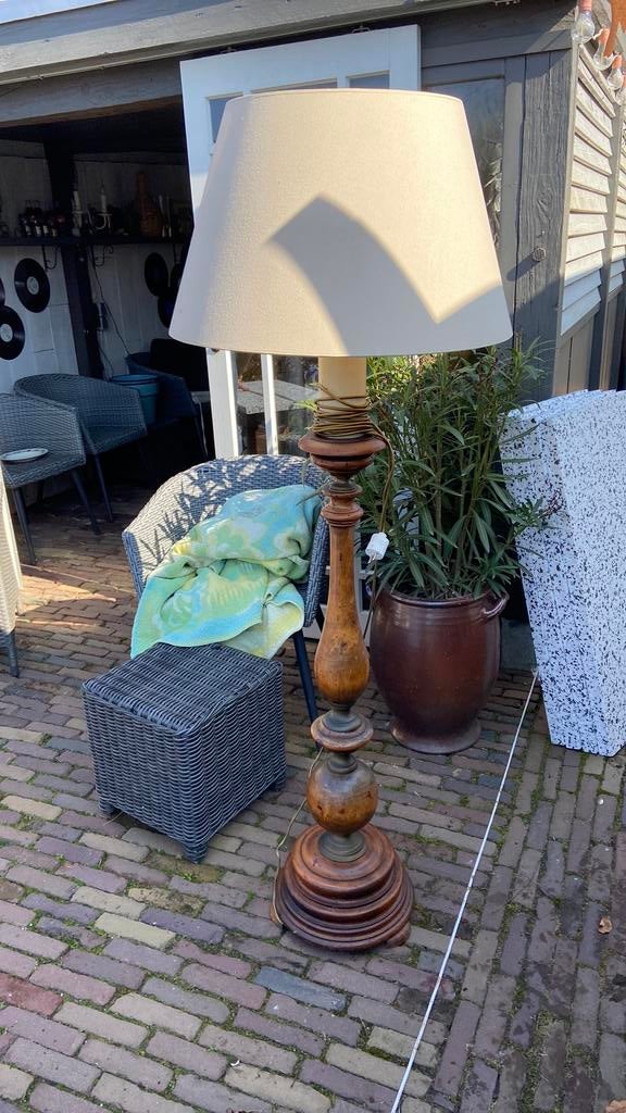 Brocante vloerlamp, Ophalen, 150 tot 200 cm, Hout, Landelijk