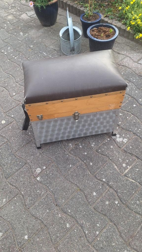 Viskoffer aluminium houten opbouw met zitkussen, Watersport en Boten, Hengelsport | Witvissen, Ophalen of Verzenden, Gebruikt