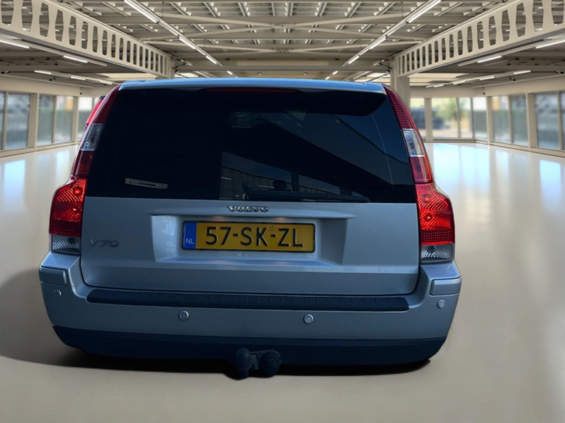 Volvo V70 2.4 Edition II Dealer onderhoud, trekhaak, leder i, Voorwielaandrijving, Zwart, Automatische klimaatregeling, 1470 kg