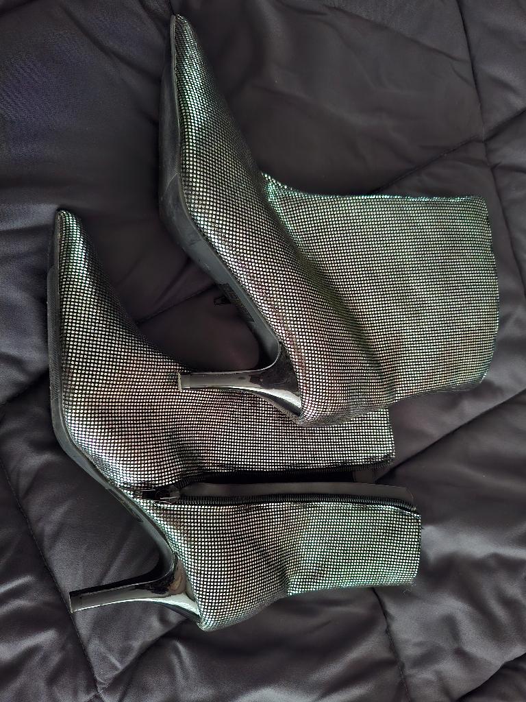 Enkellaarsje zilver/zwart maat 40, Kleding | Dames, Verzenden, Zwart, Lage of Enkellaarzen, Zo goed als nieuw