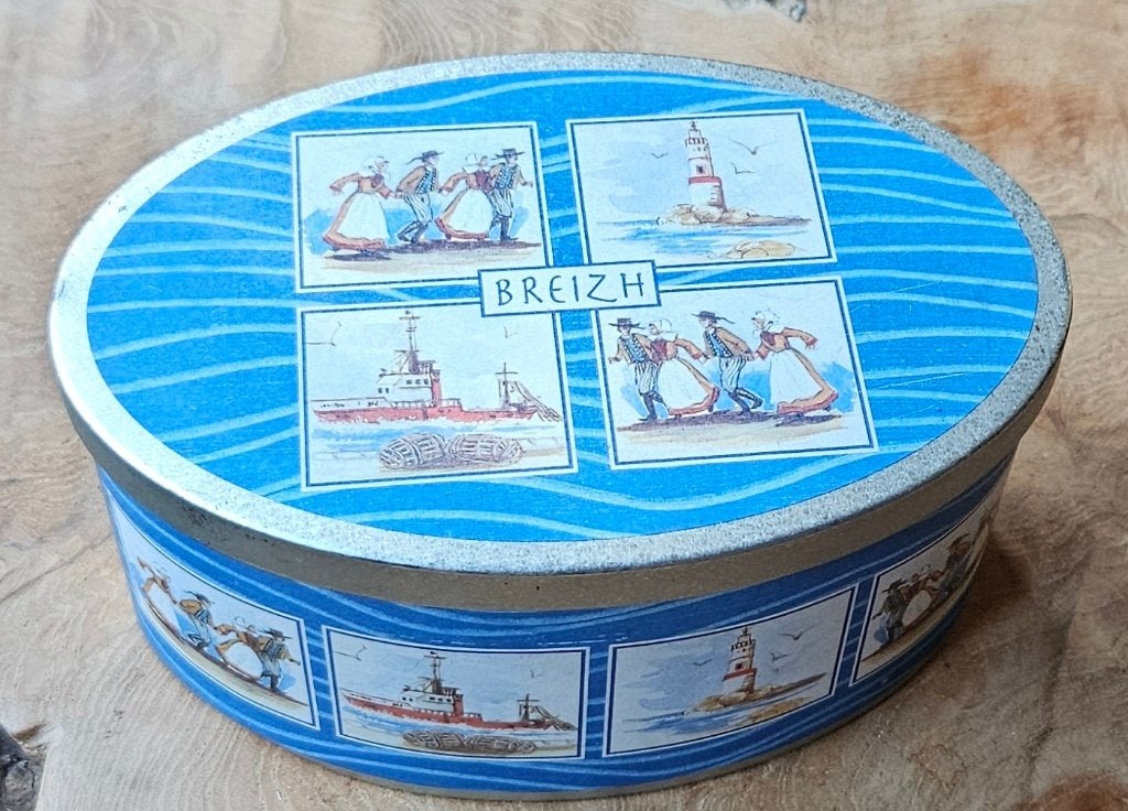 Breizh Bretagne Zee blik schip, klederdracht, uniek vintage!, Verzamelen, Ophalen of Verzenden, Zo goed als nieuw, Koek(jes), Overige merken