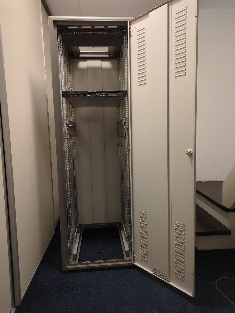 19" Server Rack 38U, Ophalen, Gebruikt, Plaatstaal