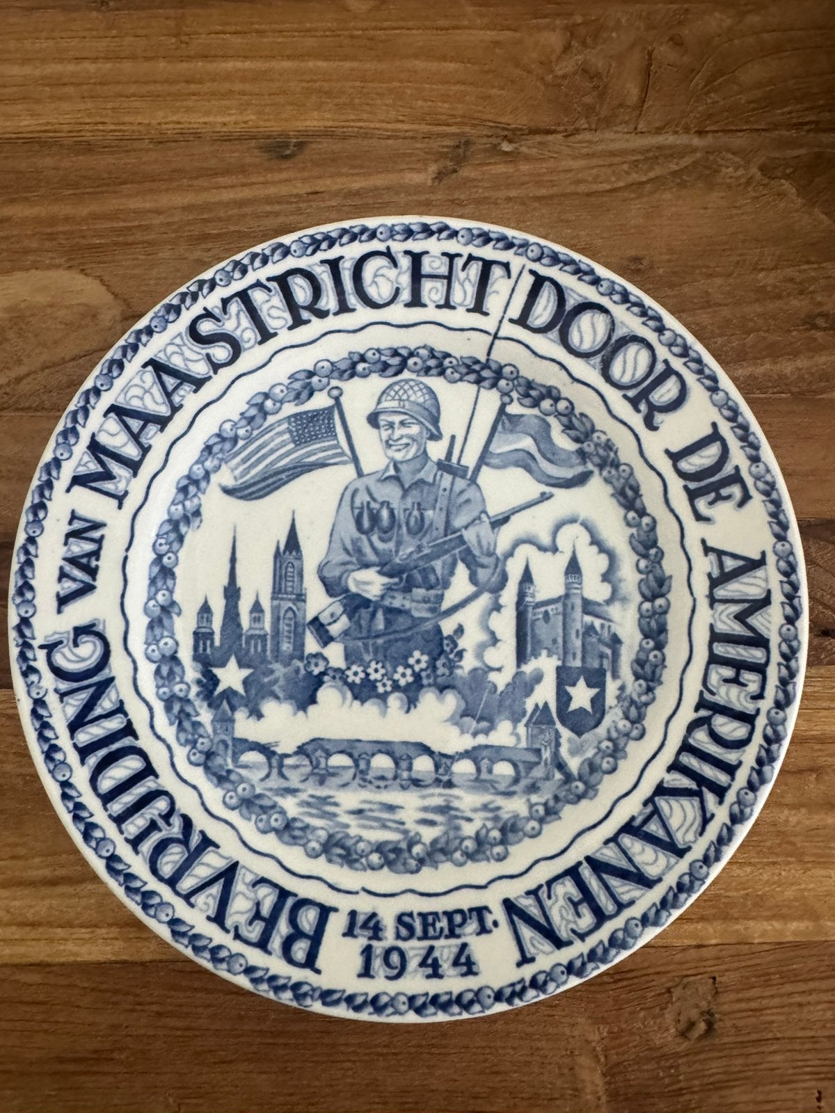 Bevrijdingsbord Maastricht 1944 - Delfts Blauw stijl, Ophalen of Verzenden, Landmacht, Duitsland, Kunstobject