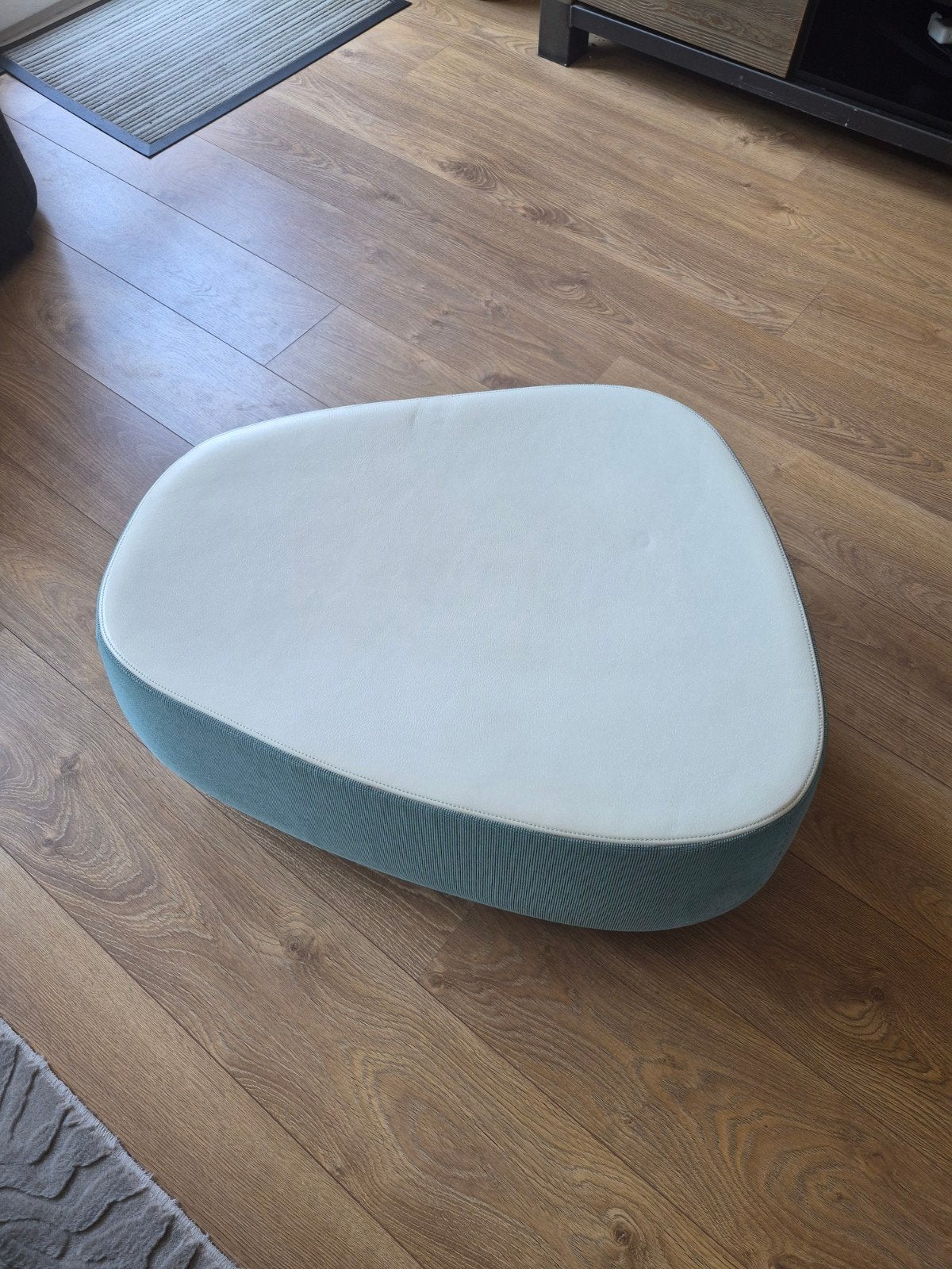 Moroso Fjord poef 70 cm - design Patricia Urquiola, 50 tot 75 cm, Zo goed als nieuw, Overige vormen, Ophalen