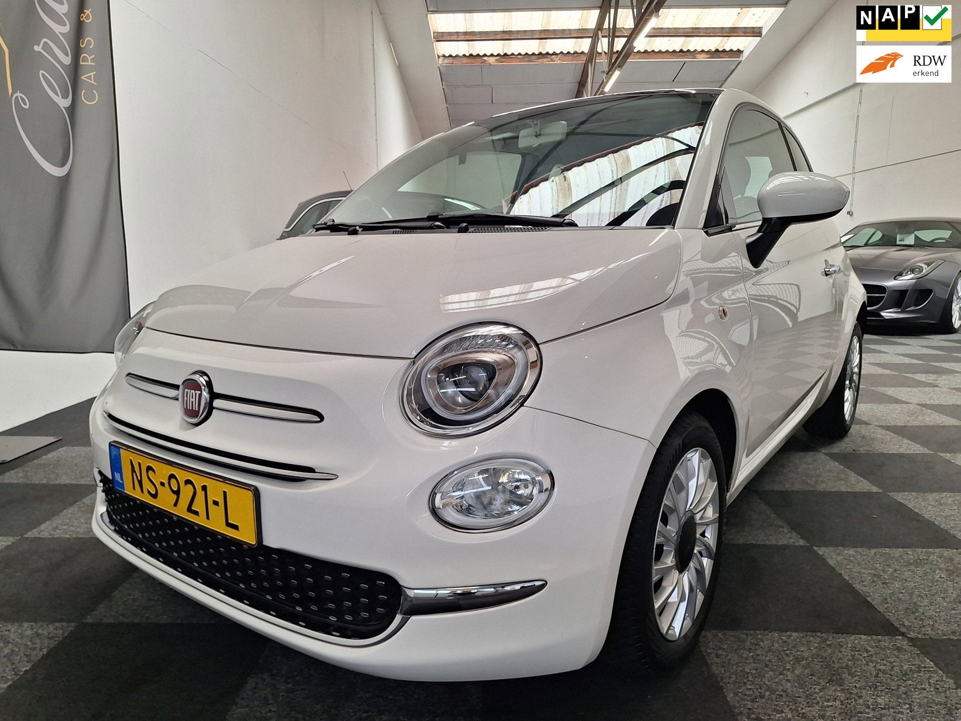 Fiat 500 Turbo Lounge uitv. 3e eig. 57.000 km NAP., Auto's, Voorwielaandrijving, Gebruikt, Leder en Stof, Origineel Nederlands