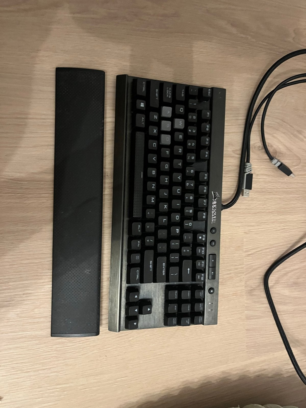 Corsair K65 RGB Gaming Toetsenbord (zonder doos), Gebruikt, Gaming toetsenbord, Ophalen of Verzenden, Qwerty