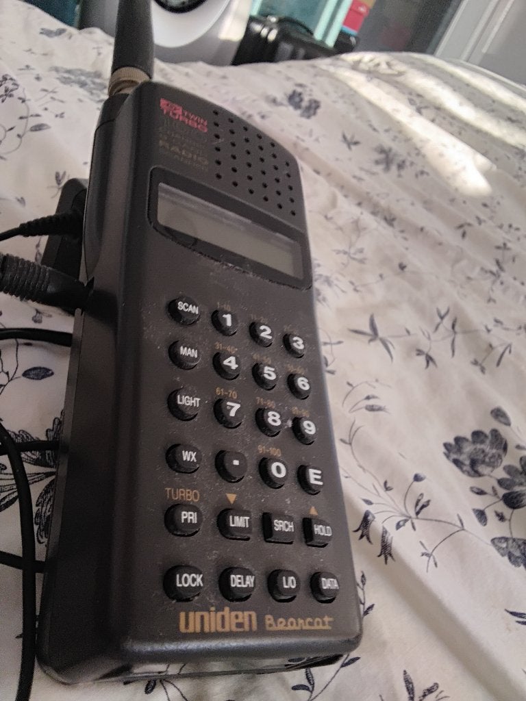 UNIDEN HANDSCANNER, Ophalen, Zo goed als nieuw, 500 kanalen of meer