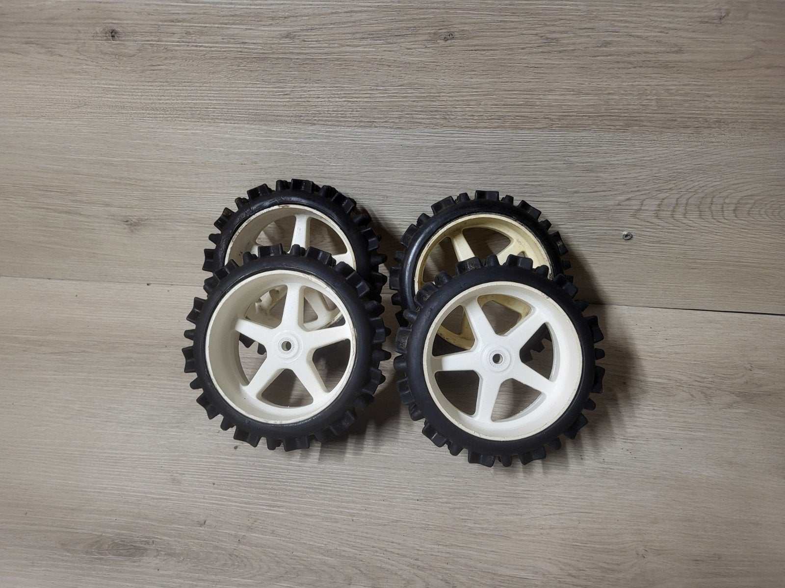 Fg wielen, Hobby en Vrije tijd, Benzine, Ophalen of Verzenden, Zo goed als nieuw, Onderdeel