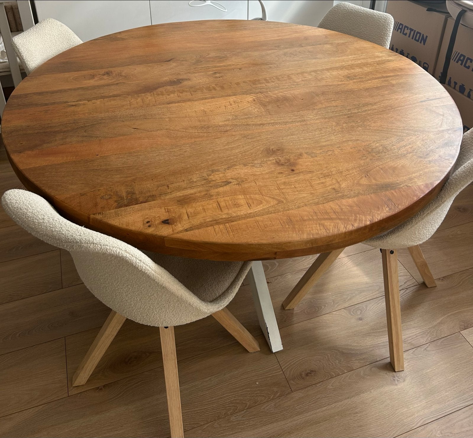 Mangohouten ronde tafel met witte poten en teddy stoelen, Ophalen, Gebruikt, 100 tot 150 cm, Rond