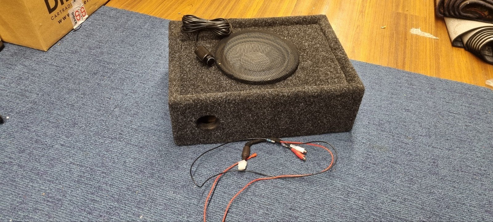 Axton subwoofer voor Mercedes CLA Shooting Brake, Auto diversen, Ophalen, Zo goed als nieuw