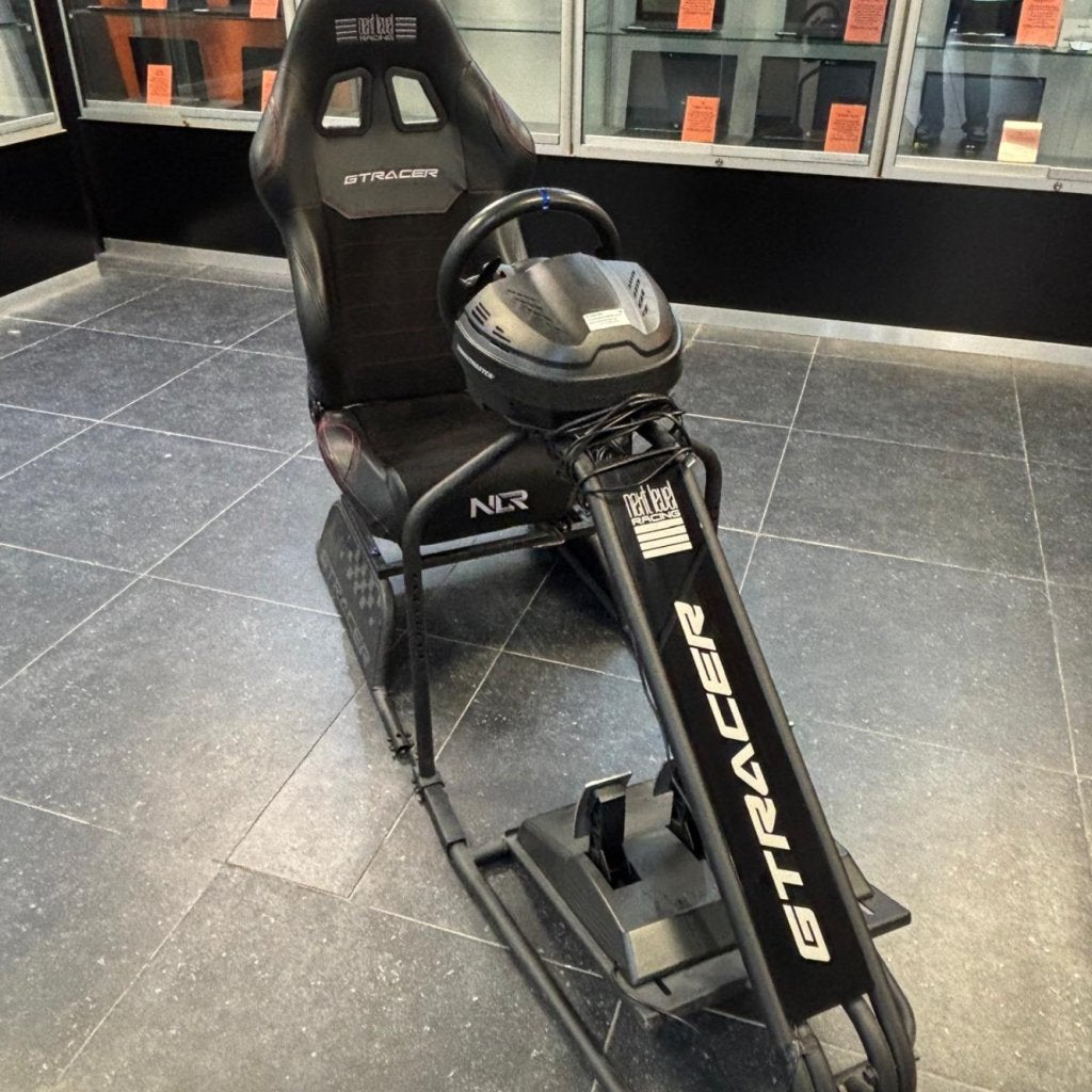 Thrustmaster T300 RS + Next level racing GTracer 2.0, Thrustmaster, Zo goed als nieuw, https://support.thrustmaster.com/en/contact-en/