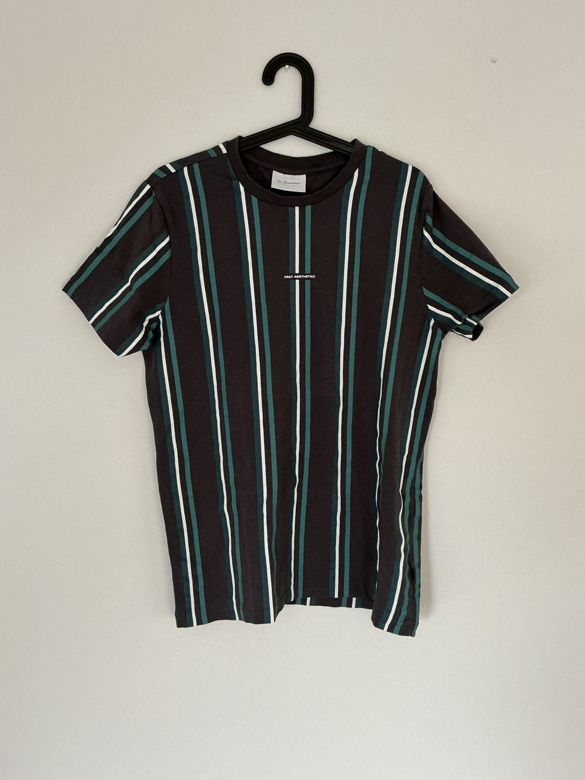 Daily Aesthetikz shirt, maat L, Kleding | Heren, T-shirts, Ophalen of Verzenden, Zo goed als nieuw, Maat 52/54 (L), Zwart