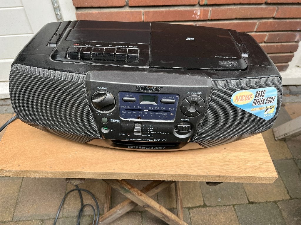 Sony Radio CD speler en Cassette Recorder CDF-V3 CD CD-R/RW, Ophalen, Zo goed als nieuw, Sony