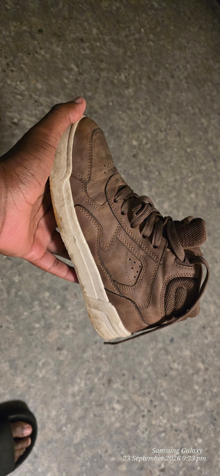 Vty Bruine hoge sneakers maat 35, Bruin, Ophalen of Verzenden, Vty, Sneakers of Gympen