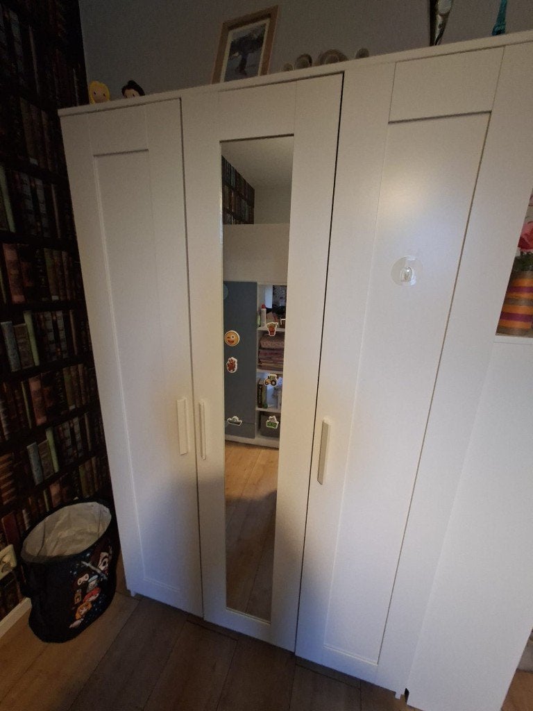 IKEA BRIMNES kledingkast met 3 deuren en spiegel, Ophalen, Met deur(en), Gebruikt, 100 tot 150 cm