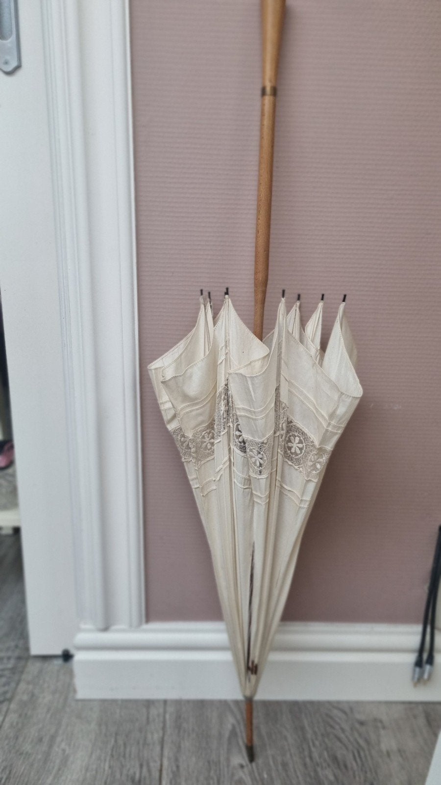 Antieke shabby parasol met kant - Crème/Wit, Antiek en Kunst, Ophalen