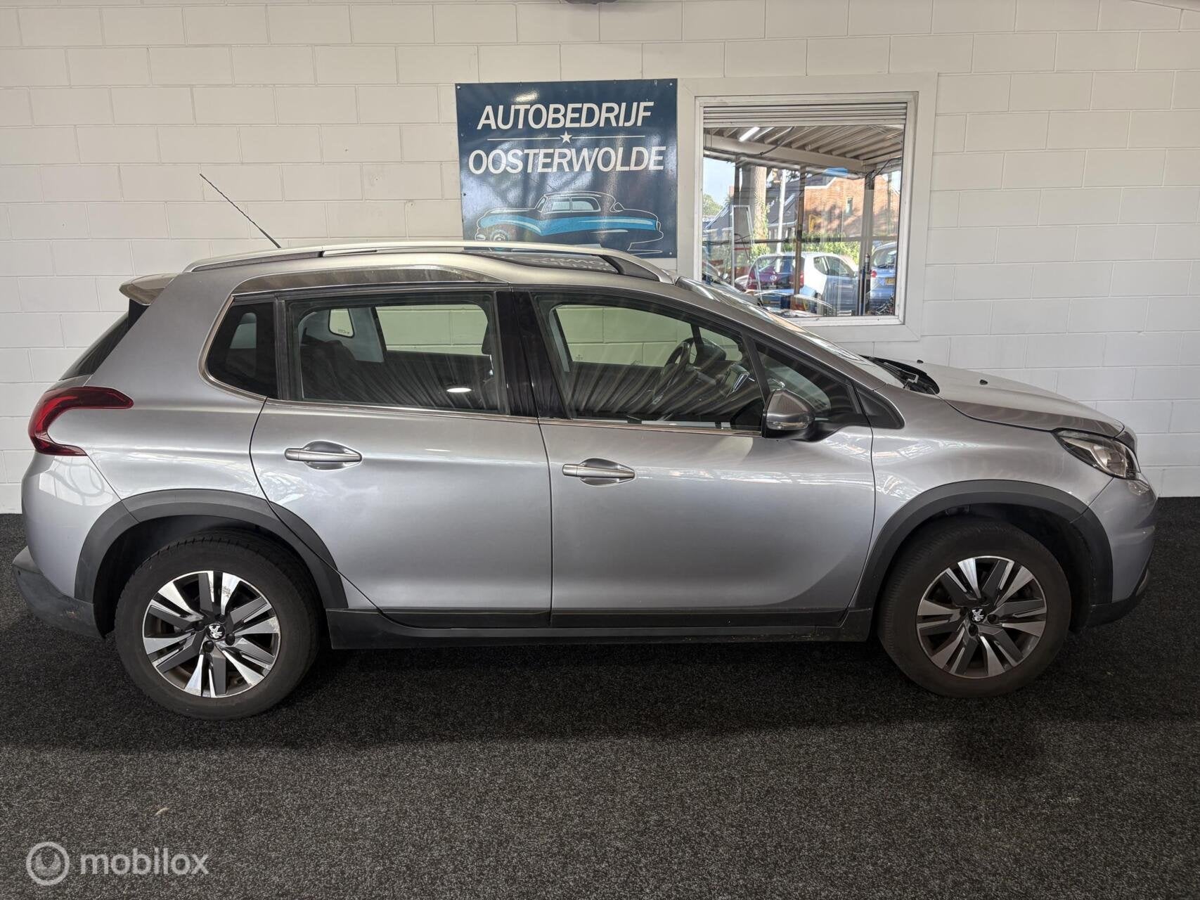 Peugeot 2008 1.2 PureTech Allure Automaat - Apk - Navi - Cru, Parkeersensor, Euro 6, 1199 cc, 610 kg