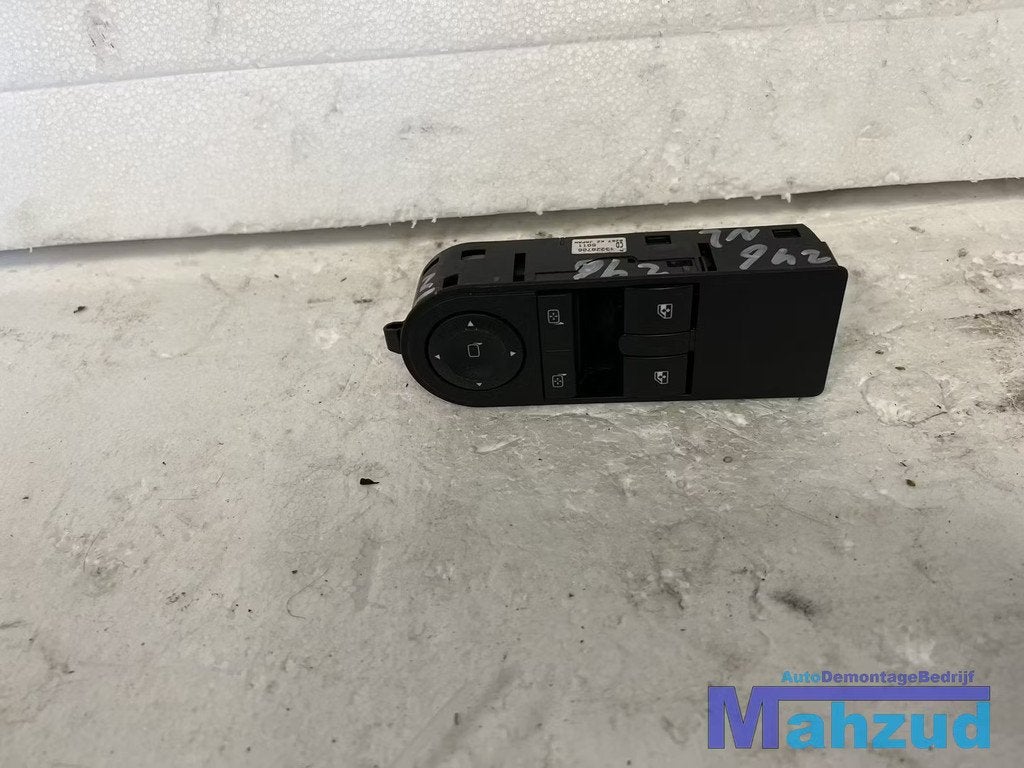 OPEL ASTRA H Links raam schakelaar 2004-2009, Auto-onderdelen, Gebruikt, Opel Automobile GmbH, Ophalen of Verzenden, Kontakt@opel-infoservice.de