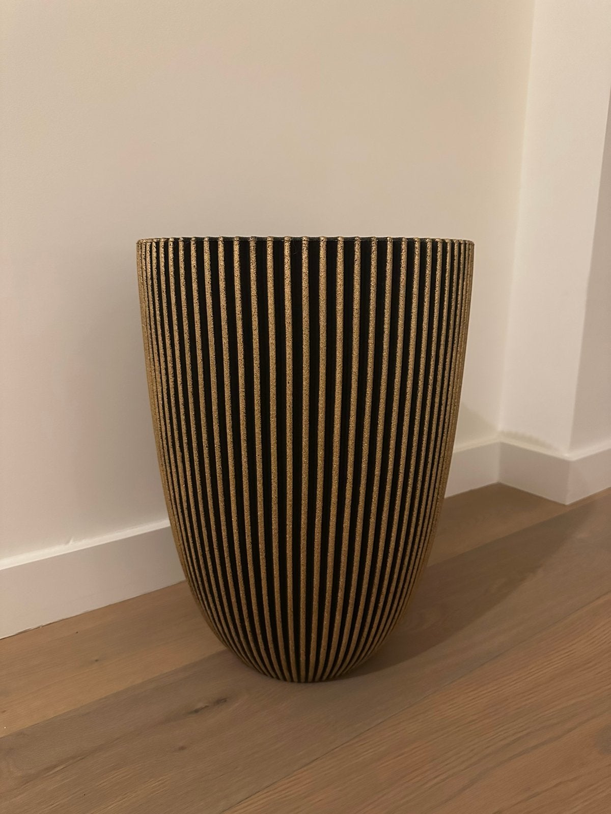 Capi Europe - Vaas elegant laag Groove NL - 34x46 - Goud Ø27, Tuin en Terras, Kunststof, Rond, Zo goed als nieuw, Ophalen