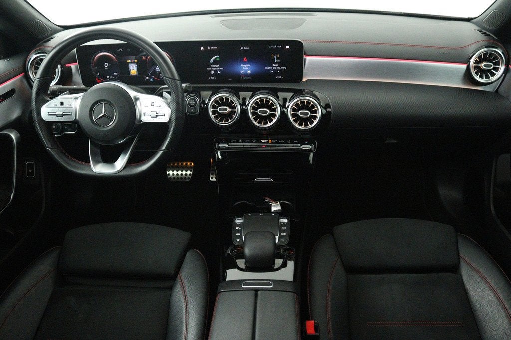 Mercedes-Benz CLA-klasse 200 Business Solution AMG (PANORAMA, CLA, Gebruikt, 4 cilinders, 163 pk