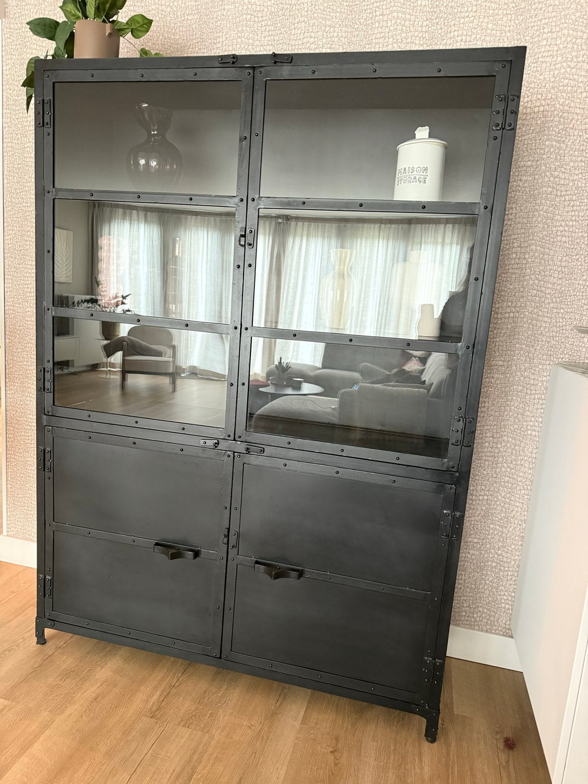 Marcia industriële vitrinekast zwart metaal zgan!!, Huis en Inrichting, Ophalen, 100 tot 150 cm, 200 cm of meer, Zo goed als nieuw