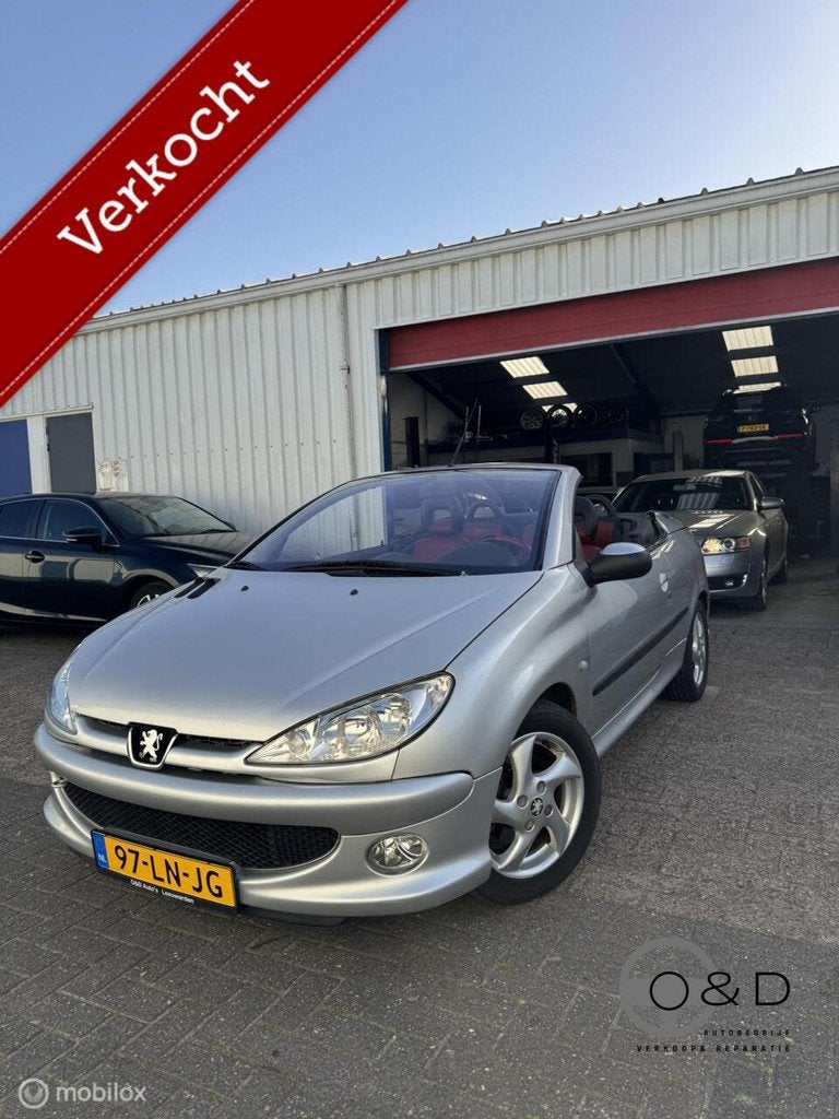 Peugeot 206 CC 1.6-16V | Automaat | Leer | Airco | Dak Goed, Auto's, Peugeot, 4 cilinders, Cabriolet, 4 stoelen, Origineel Nederlands