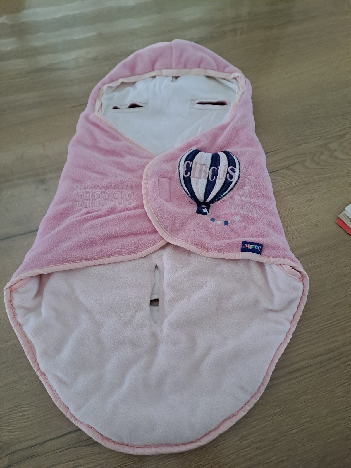 Warme roze Maxi-Cosi zak/wikkeldoek met capuchon, Ophalen of Verzenden, Zo goed als nieuw