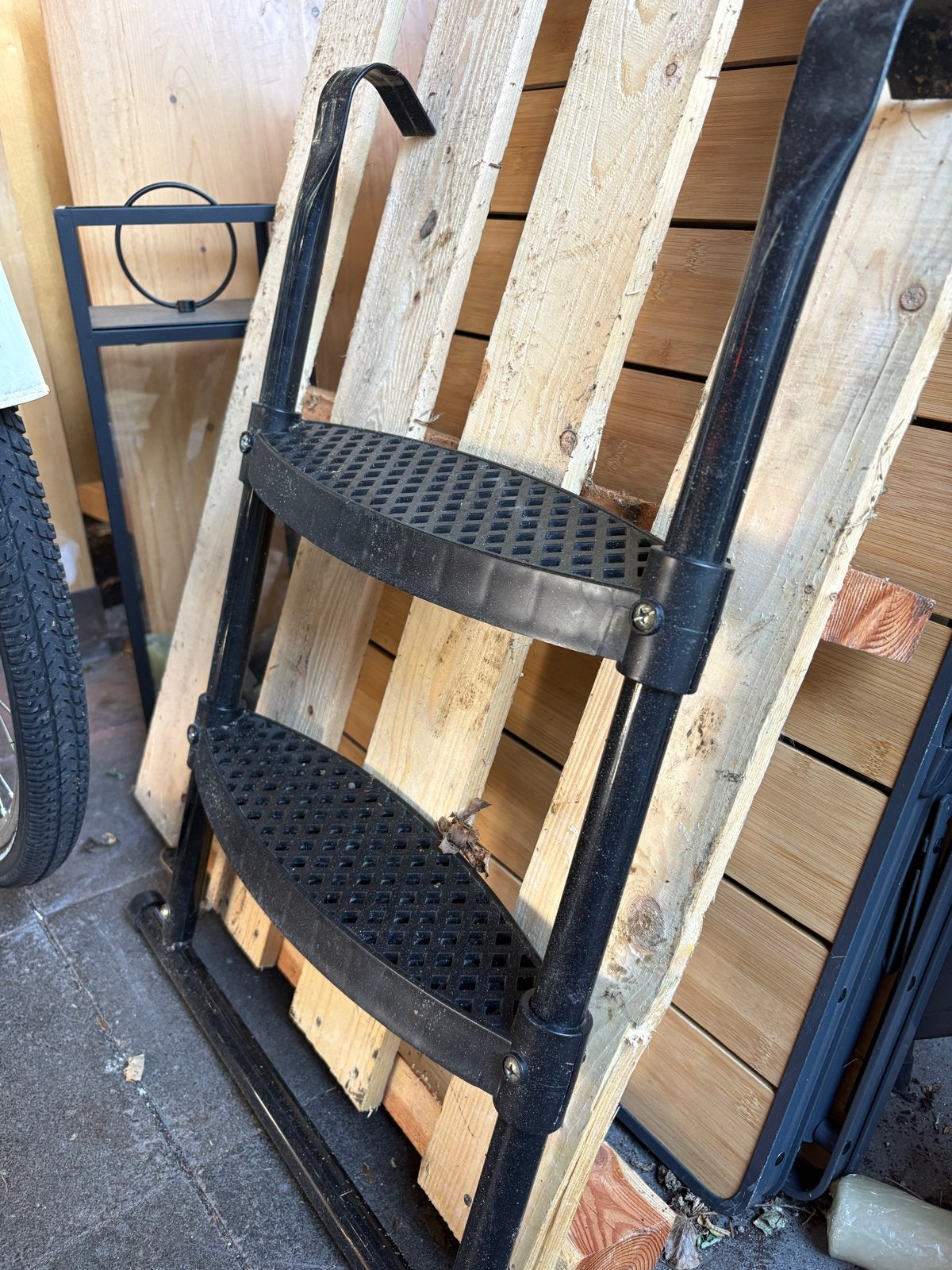 Zwart trapje geschikt bij Exit trampoline, Ophalen, Gebruikt, Trap, Minder dan 2 meter