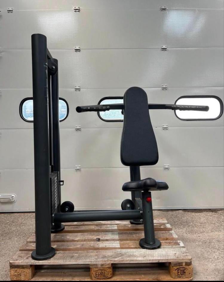 Panatta sec schouder press machine Black