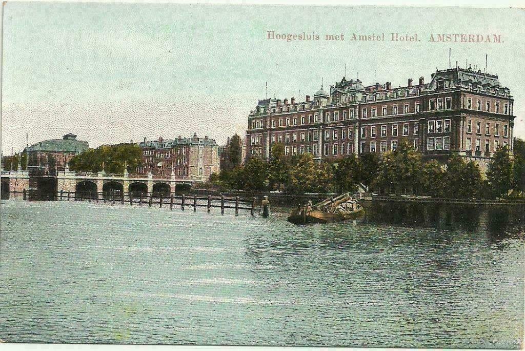 AK Amsterdam - Hoogesluis met het Amstel Hotel., Verzamelen, Verzenden, Voor 1920, Ongelopen, Noord-Holland