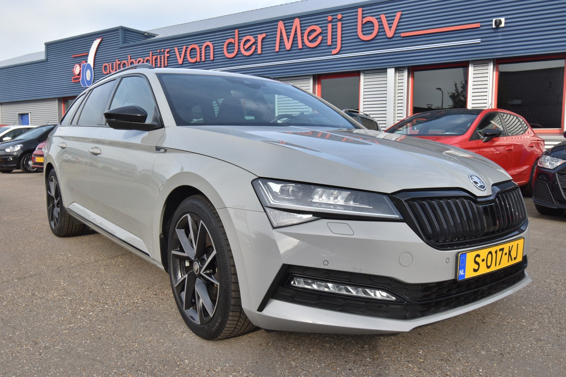 Skoda Superb Combi 1.5 TSI ACT Sportline Business , VIRTUAL, Auto's, 4 cilinders, 150 pk, Leder en Stof, Origineel Nederlands