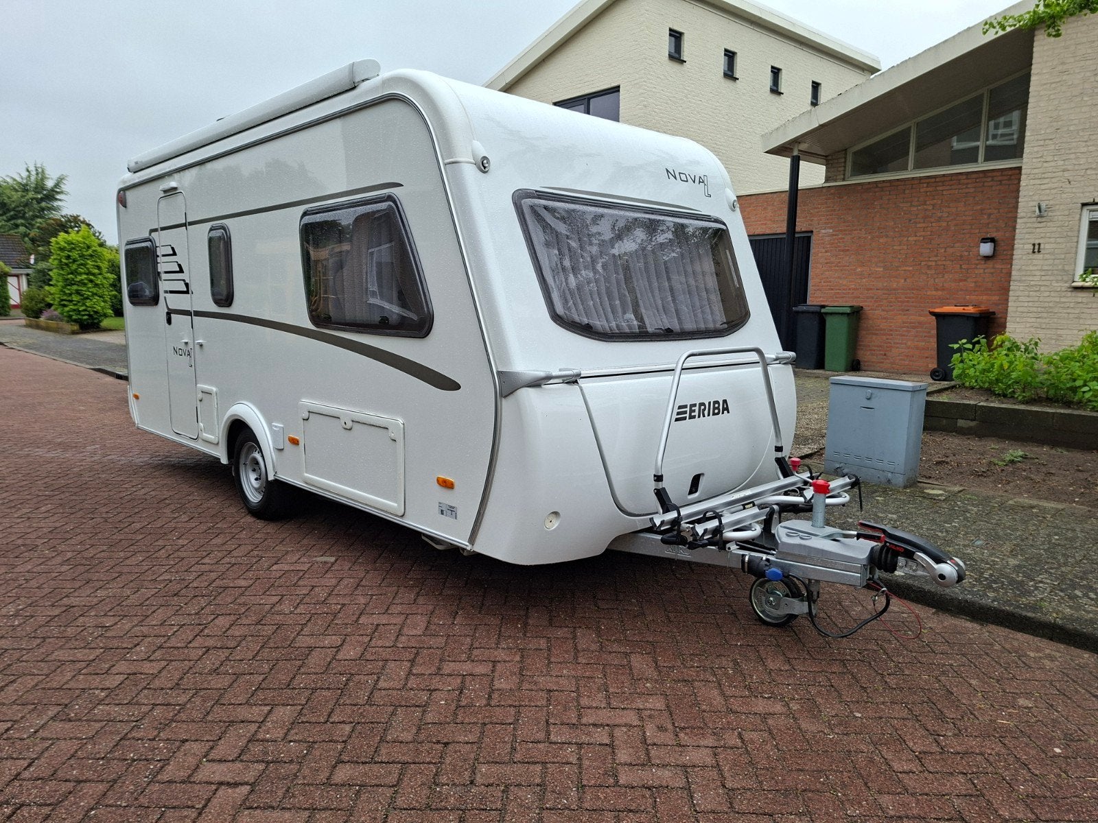 Eriba Nova Light 470, Enkele bedden/Mover/Fietsendrager/2020, Rondzit, Particulier, 4 tot 5 meter, Lengtebed