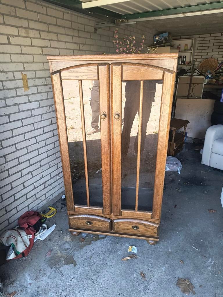 Houten vitrinekast met glazen deuren en lades, Gebruikt, Met deur(en), Glas, 150 tot 200 cm