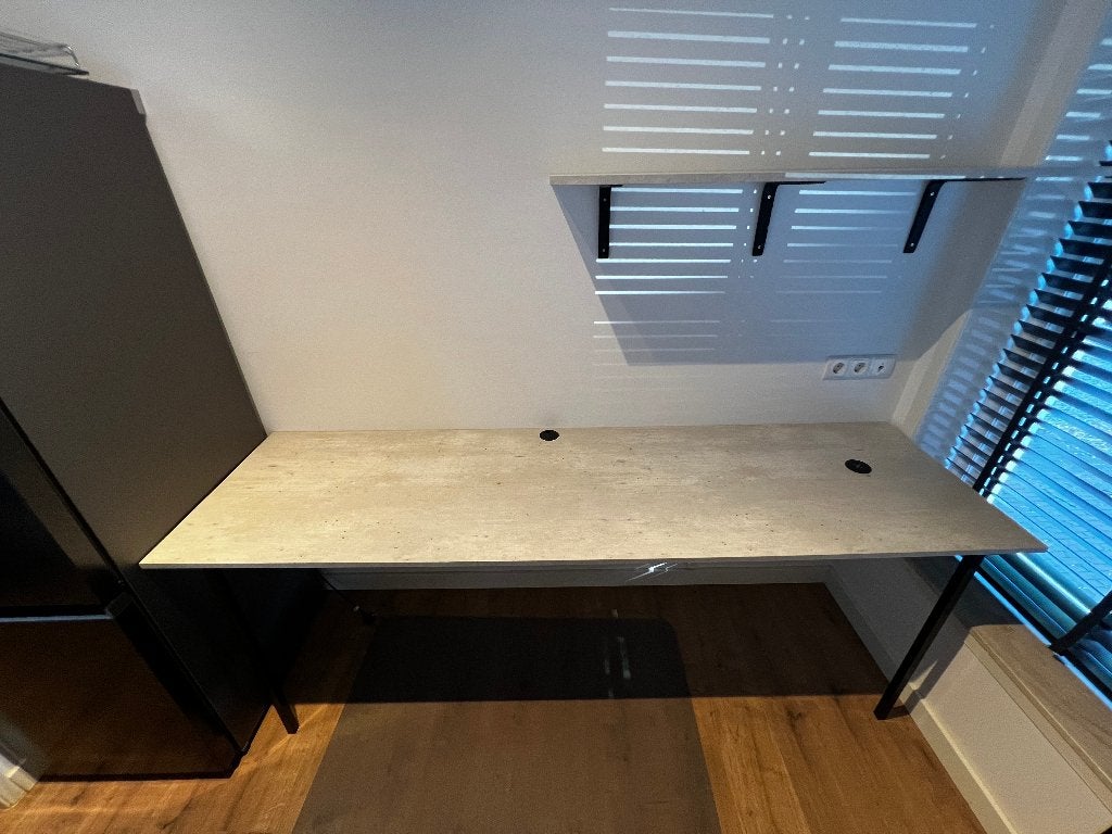 Bureau met wandplank – Inclusief draadloze oplader, Ophalen, Gebruikt, Spaanplaat of MDF, Industrieel