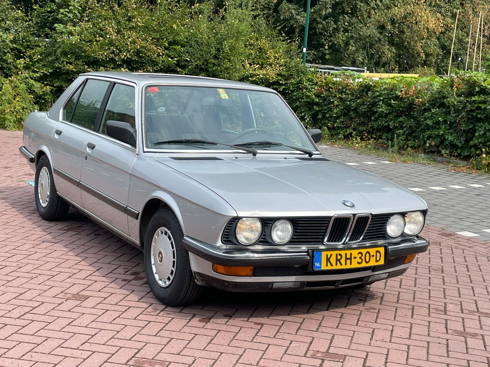 BMW 524 Turbo Diesel Automaat 1986 Wegenbel vrij  Schuifdak, Automaat, Zwart, Elektrische buitenspiegels, Diesel