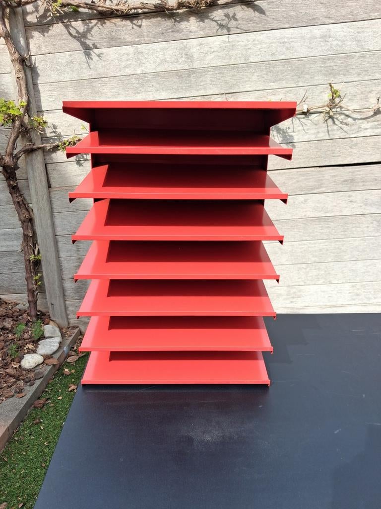 Rood stalen sorteerrek, 8 vaks voor A4 papier/documenten., Ophalen, Gebruikt, Overige typen