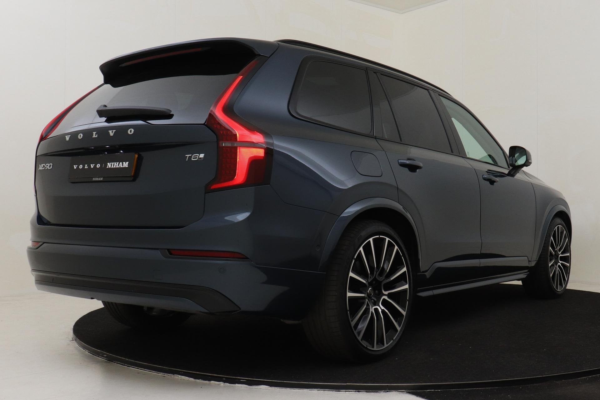 Volvo XC90 II T8 PLUG-IN HYBRID AWD ULTRA DARK *FULL OPTIONS, Auto's, 12 maanden, Gebruikt, Euro 6, 4 cilinders