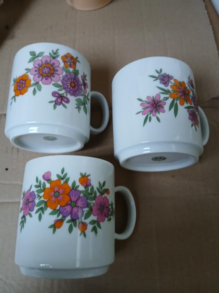 Mooie vintage mokken, 3 stuks., Ophalen, Zo goed als nieuw, Overige stijlen, Kop(pen) en/of Schotel(s)
