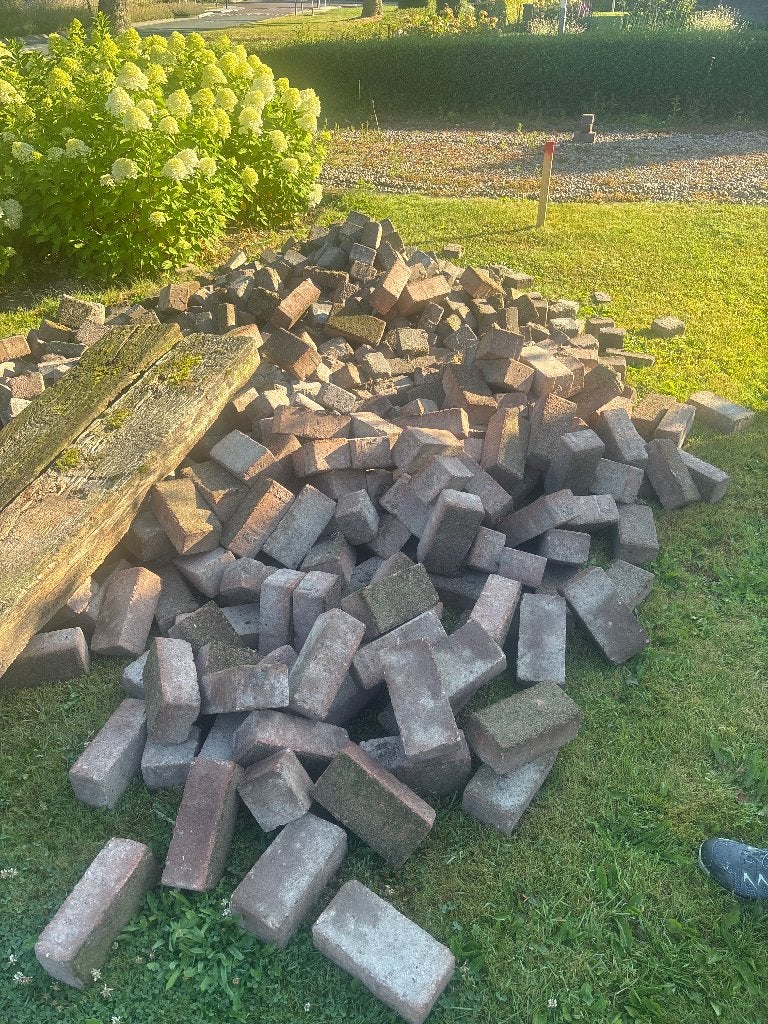 Rode stenen voor tuin of oprit, Tuin en Terras, Ophalen, Gebruikt, Klinkers, 10 m² of meer