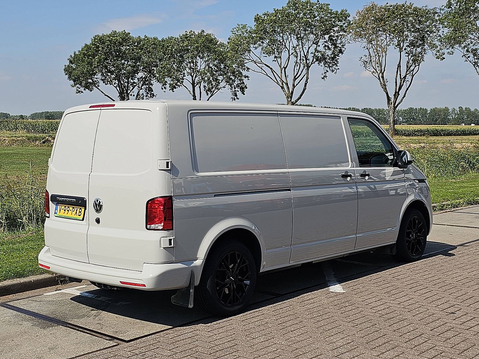 VOLKSWAGEN TRANSPORTER 2.0 TDI t6.1 150pk l2h1 autm, Auto's, Gebruikt, 4 cilinders, 150 pk, Volkswagen