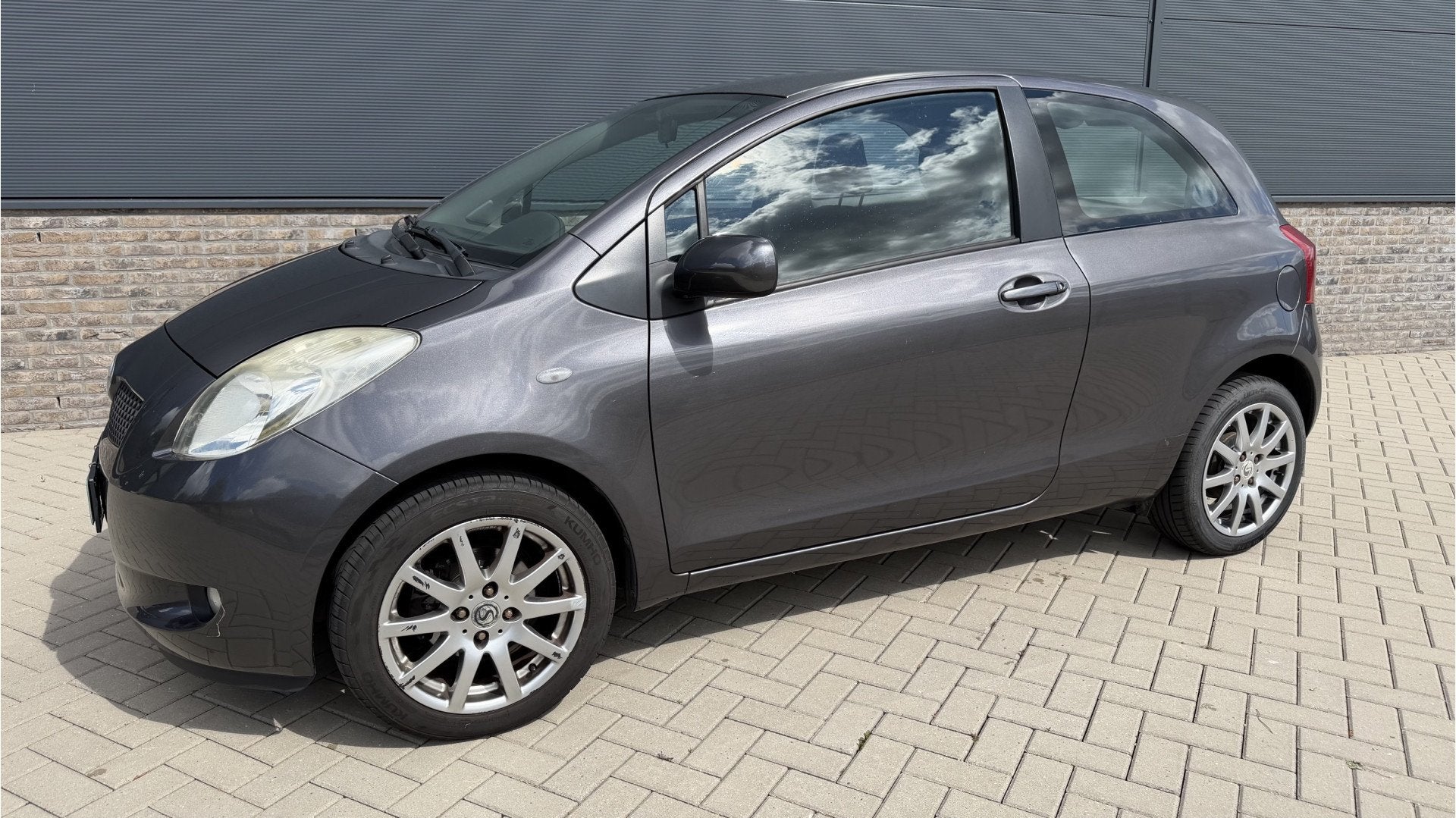 Toyota Yaris 1.3 VVTi Sol MMT AIRCO / Slechts 72.000 km !, Auto's, 750 kg, 4 cilinders, Emergency brake assist, Origineel Nederlands