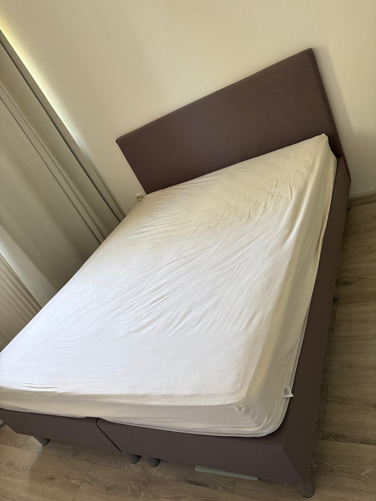 Comfortabel tweepersoonsbed met hoofdbord, Ophalen, Gebruikt, Tweepersoons, 140 cm