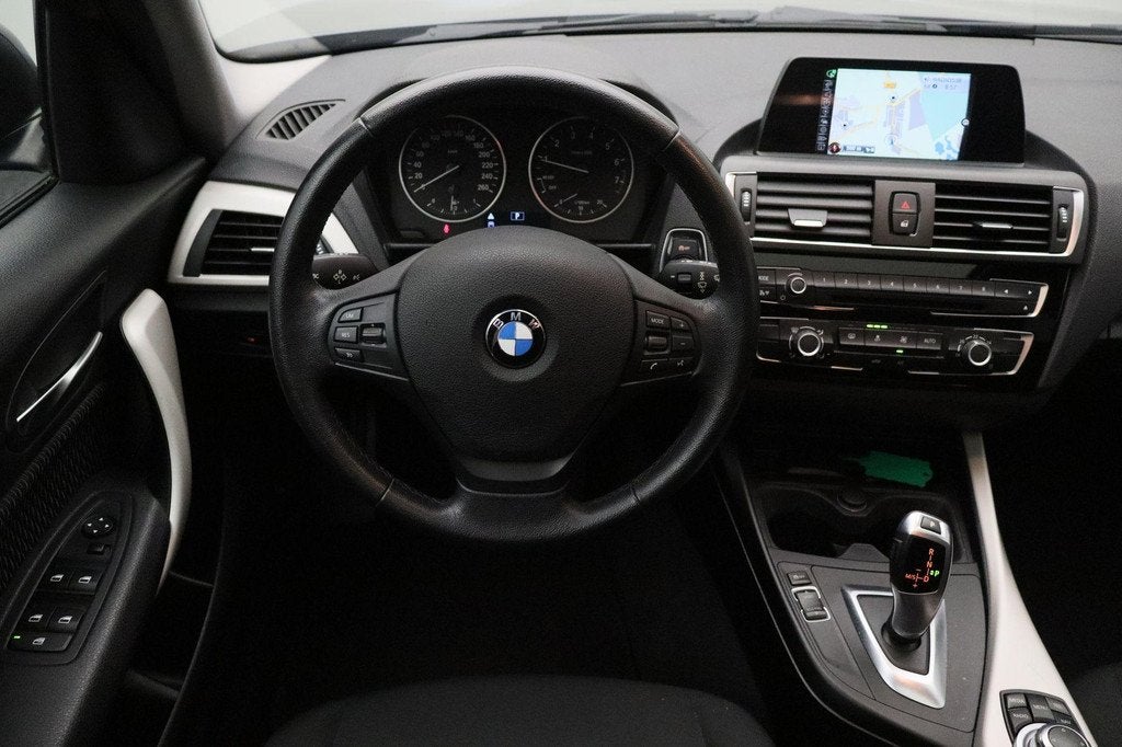 BMW 1-serie 118i M Sport 2016 | Trekhaak Afneembaar | Cruise, Auto's, BMW, Gebruikt, Alcantara, 650 kg, Parkeersensor