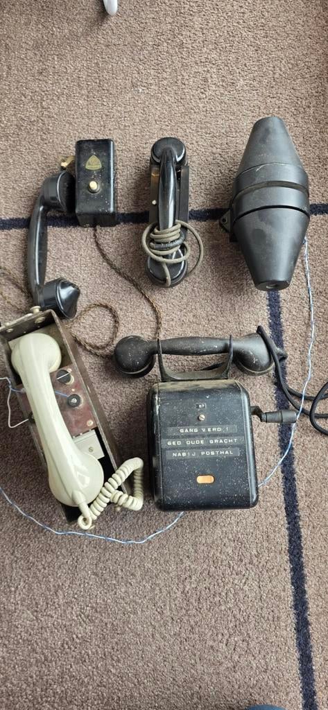 Oude telefoons als partij, Ophalen