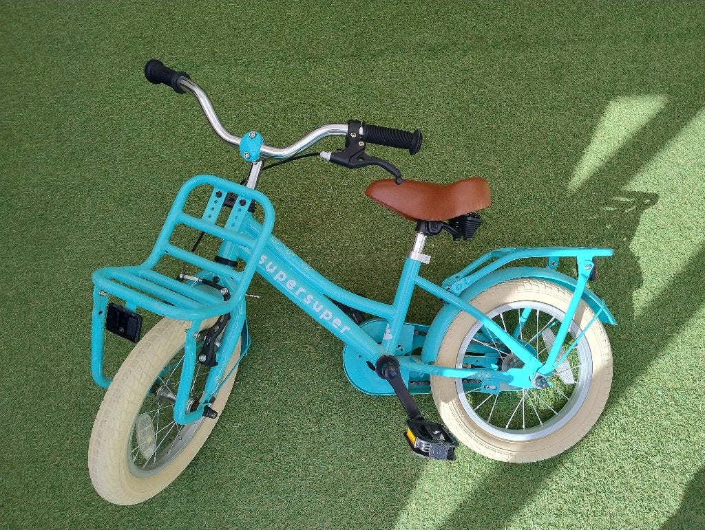 Super Super kinderfiets 14 inch, Fietsen en Brommers, Ophalen, Terugtraprem, Zijwieltjes, Gebruikt